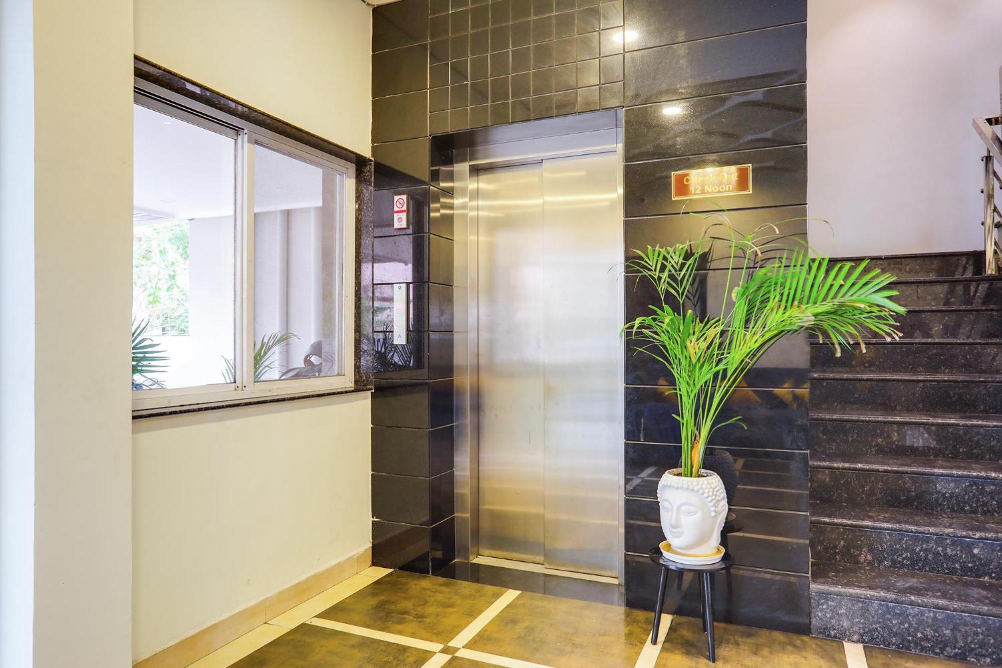 Fabhotel Johar Inn Rāipur Exteriör bild