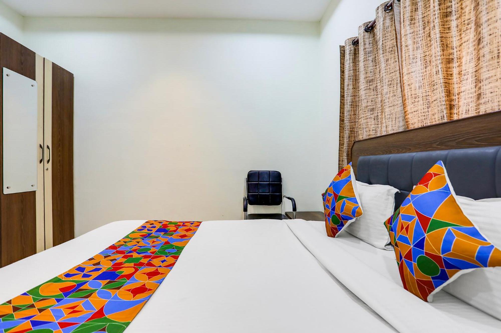 Fabhotel Johar Inn Rāipur Exteriör bild