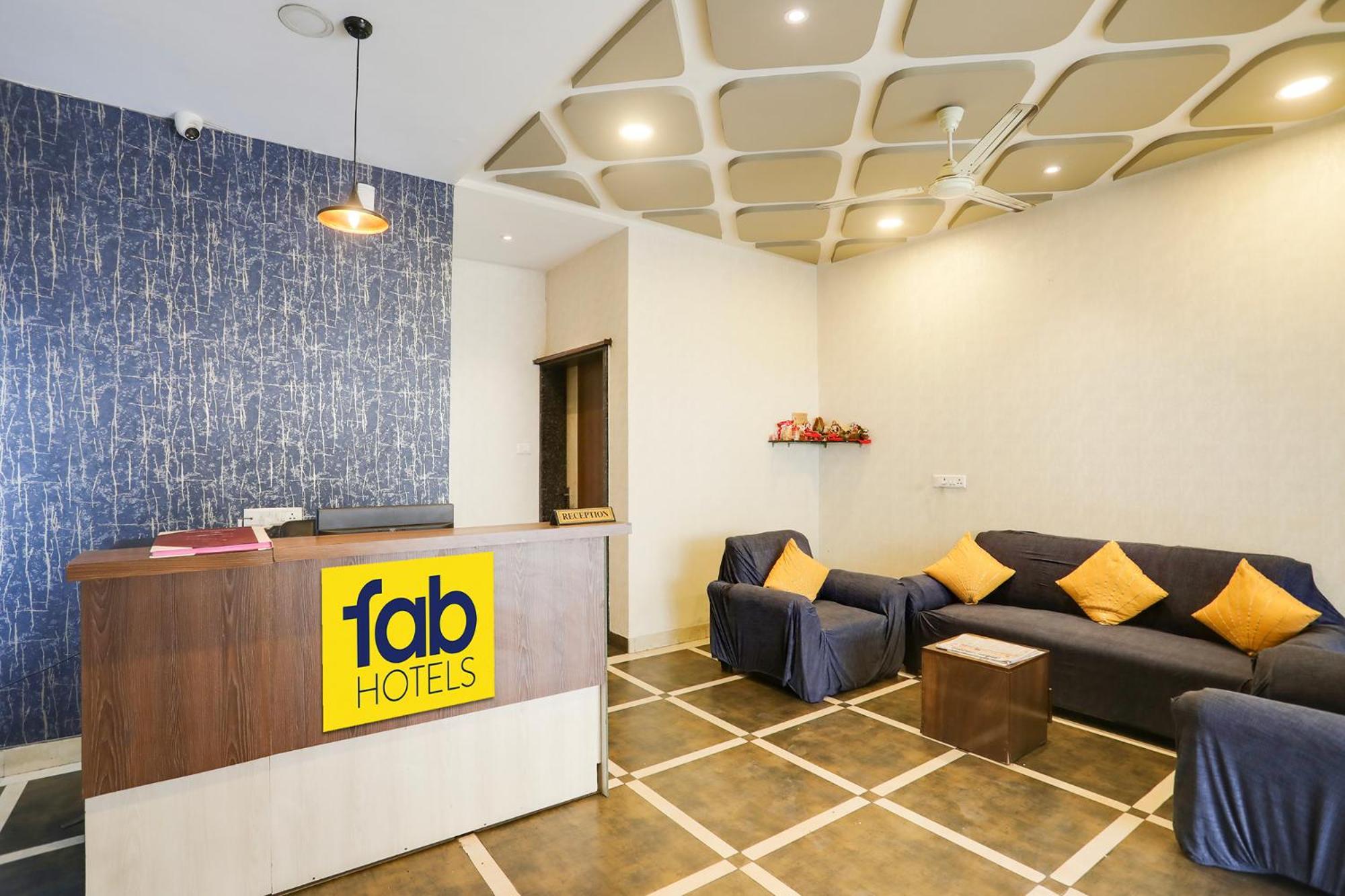 Fabhotel Johar Inn Rāipur Exteriör bild
