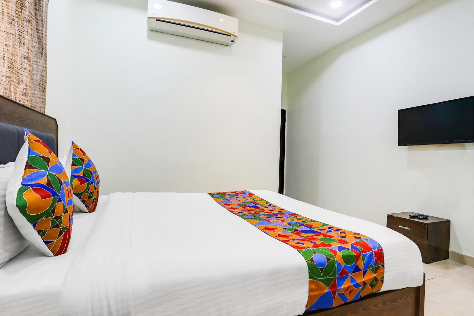 Fabhotel Johar Inn Rāipur Exteriör bild