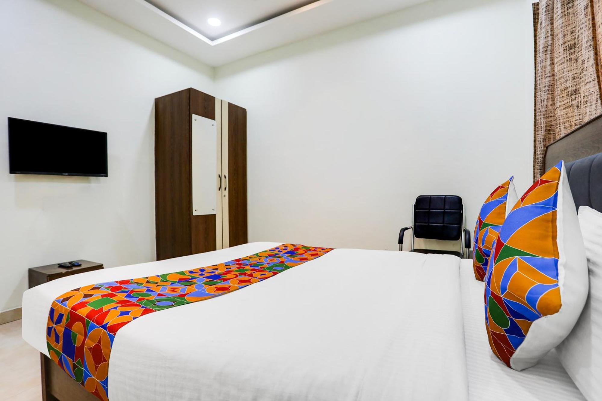 Fabhotel Johar Inn Rāipur Exteriör bild