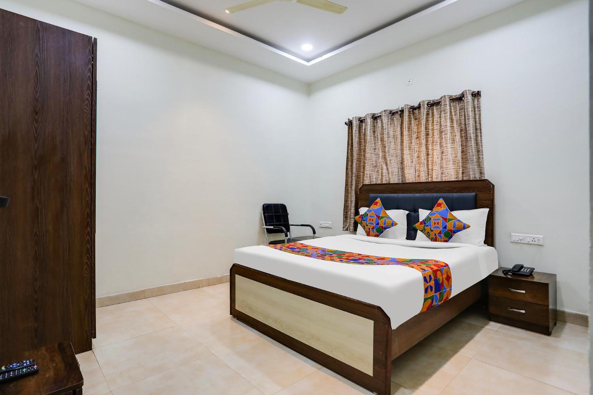 Fabhotel Johar Inn Rāipur Exteriör bild