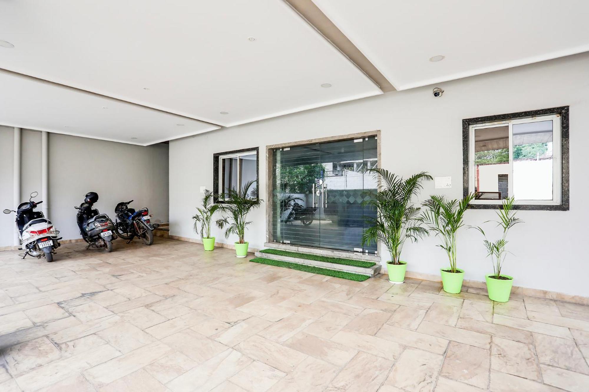 Fabhotel Johar Inn Rāipur Exteriör bild
