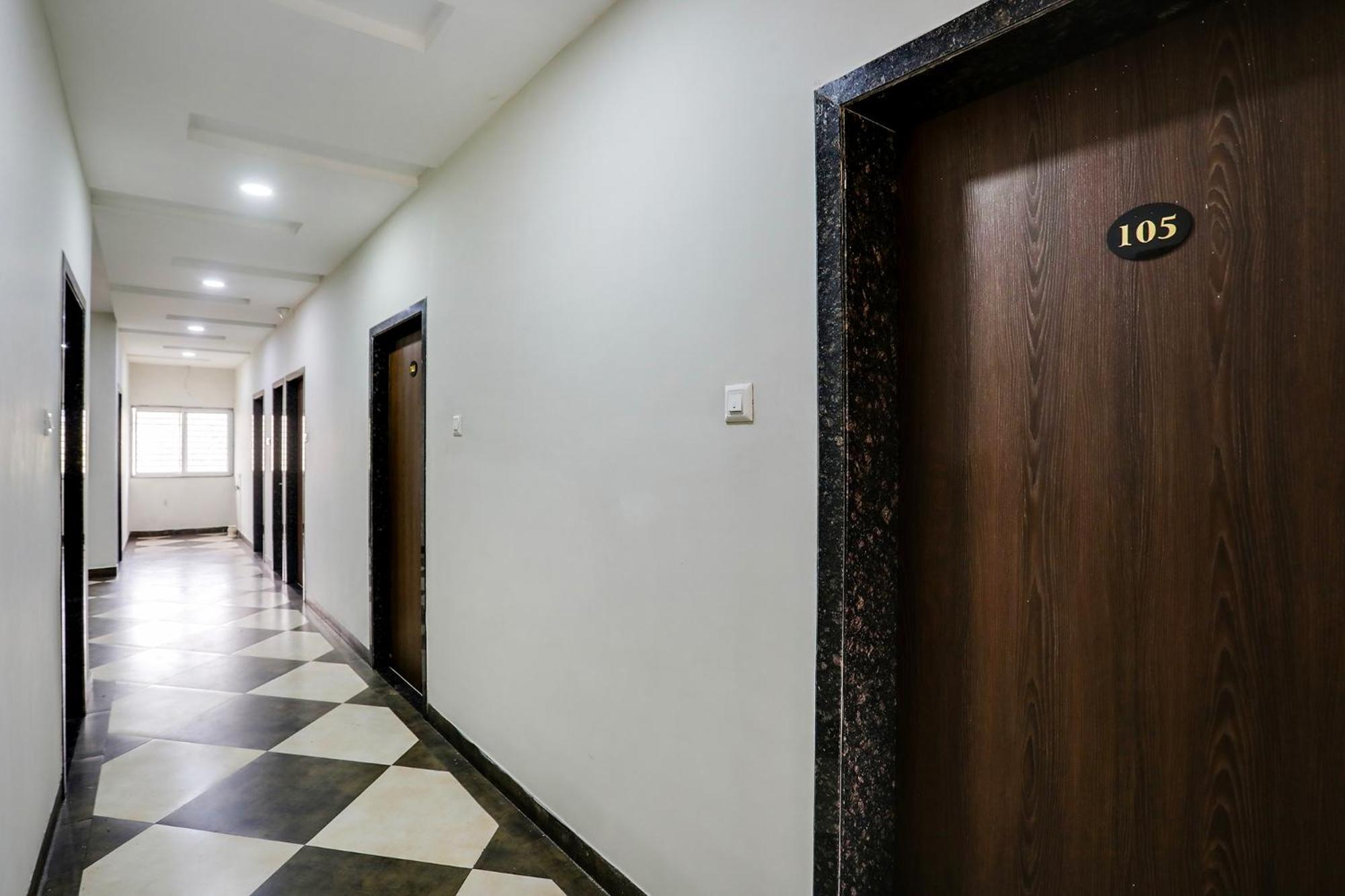 Fabhotel Johar Inn Rāipur Exteriör bild